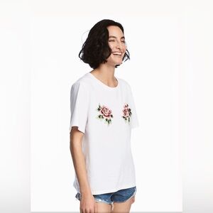 H&M whiteT-shirt with embroidered flowers appliqués Size M